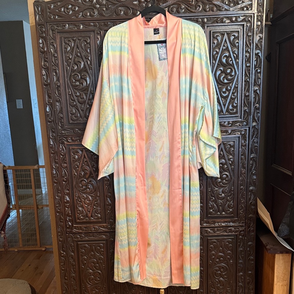 NWT Multi-colored Pastel Women's Kimono/Robe/Duster